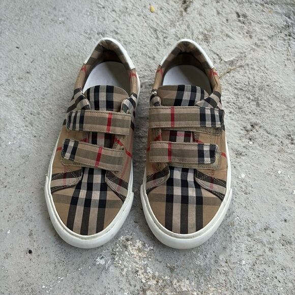 Burberry Velcro sneakers - Picture 1 of 7